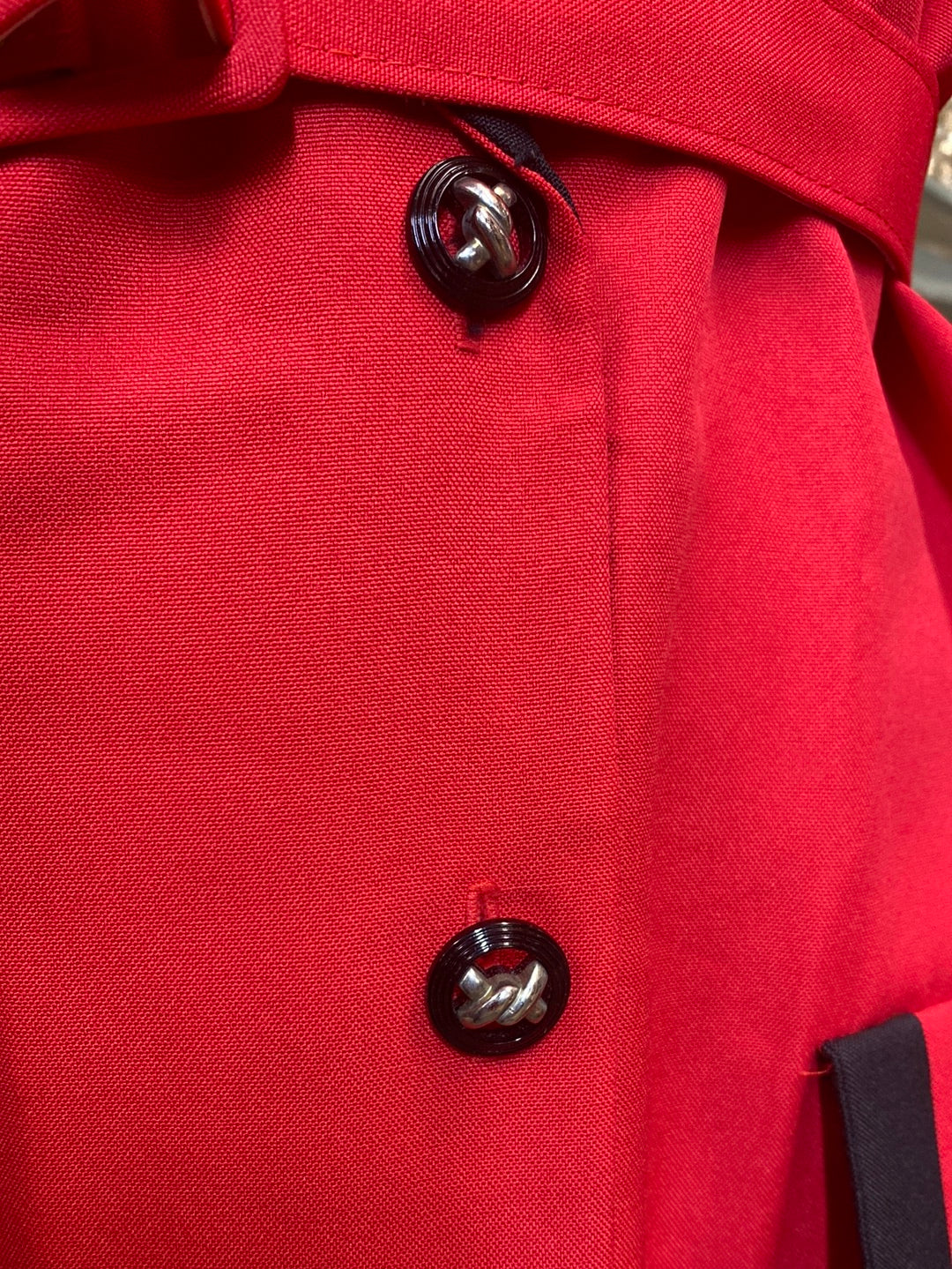 Robe tailleur rouge et noire avec ceinture à la taille Leslie Belle