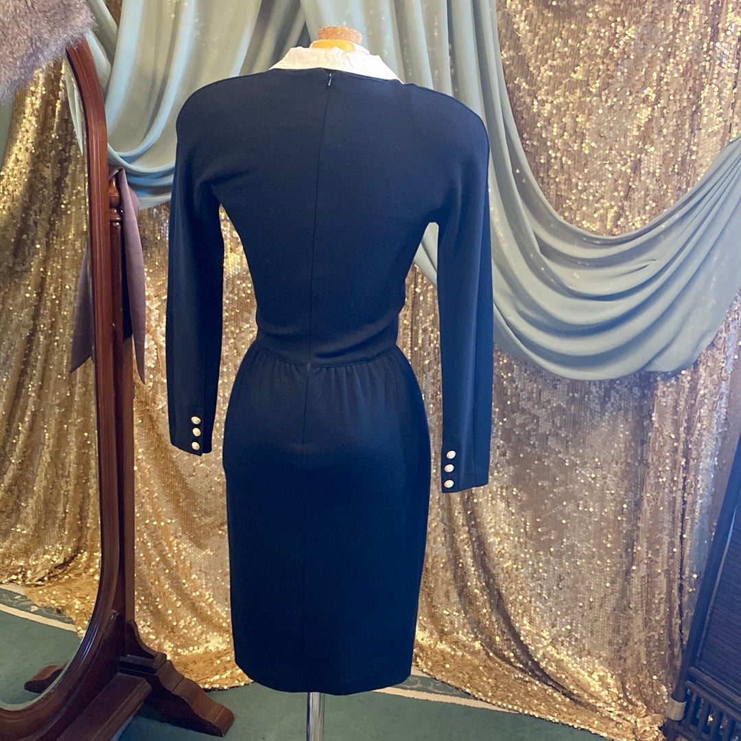 Robe tailleur noire en laine avec col en soie Adrienne Vittadini