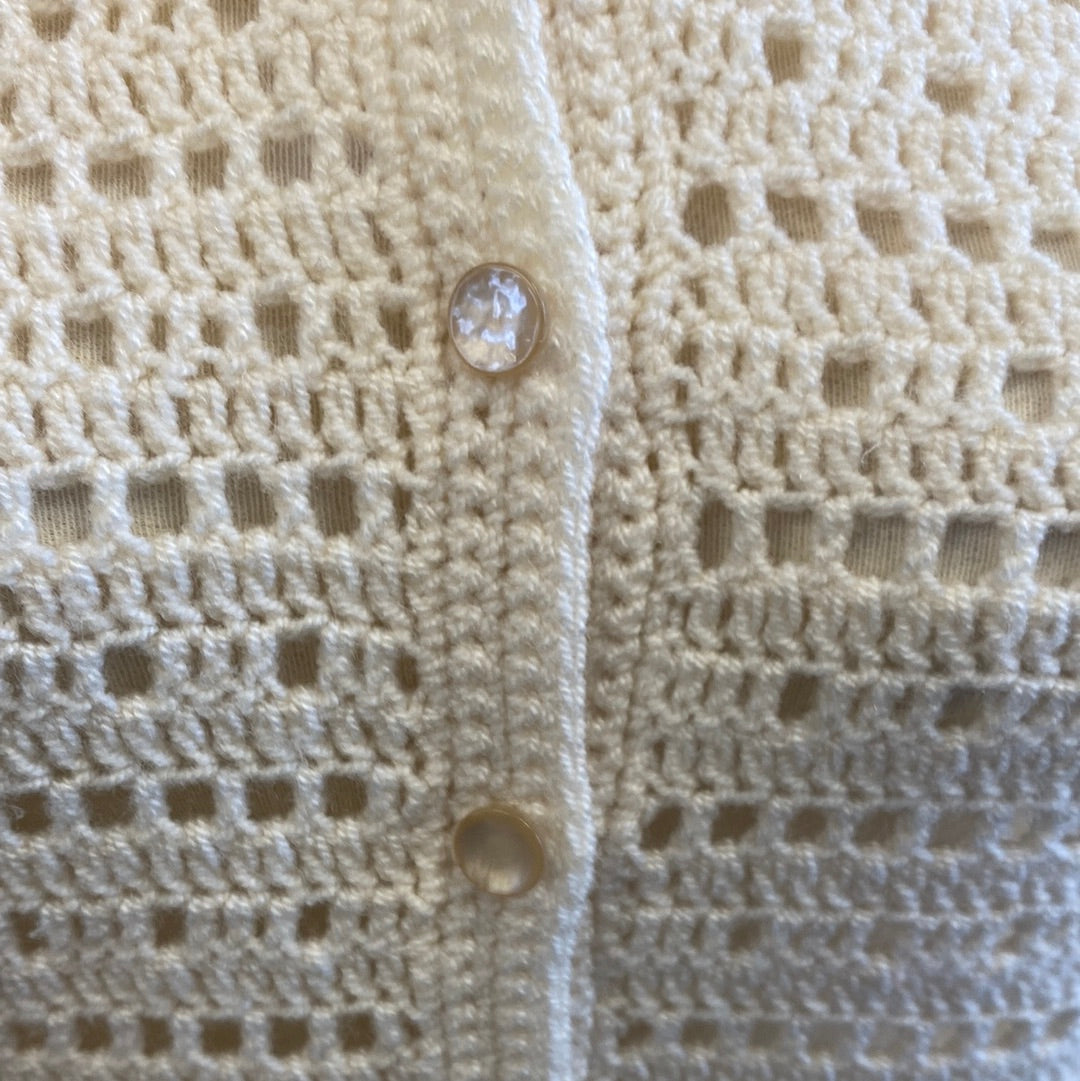 Gilet crème avec boutons nacrés