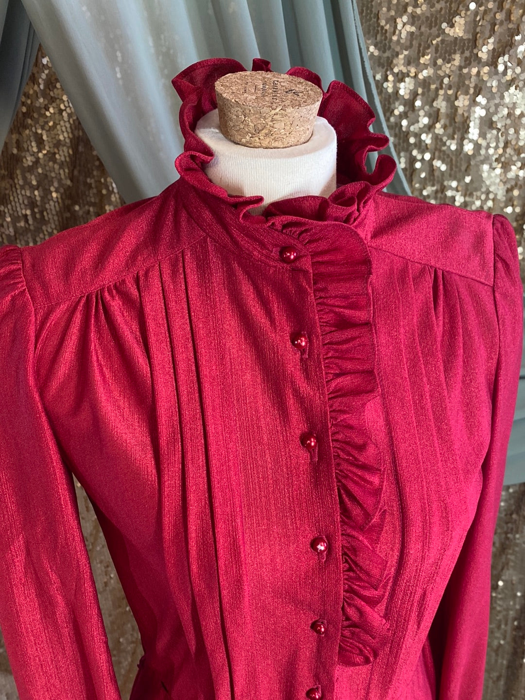 Robe chemisier rouge avec col montant