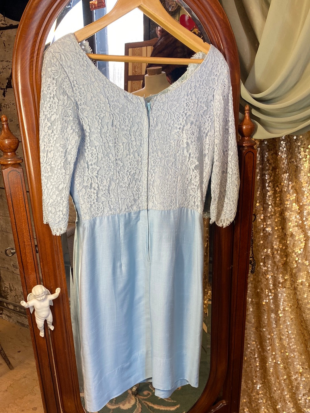 Robe bleu clair et dentelle 1950/1960